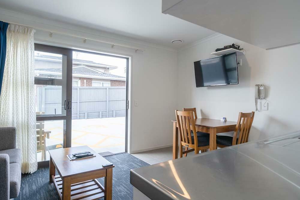 Pukekohe Motel Экстерьер фото
