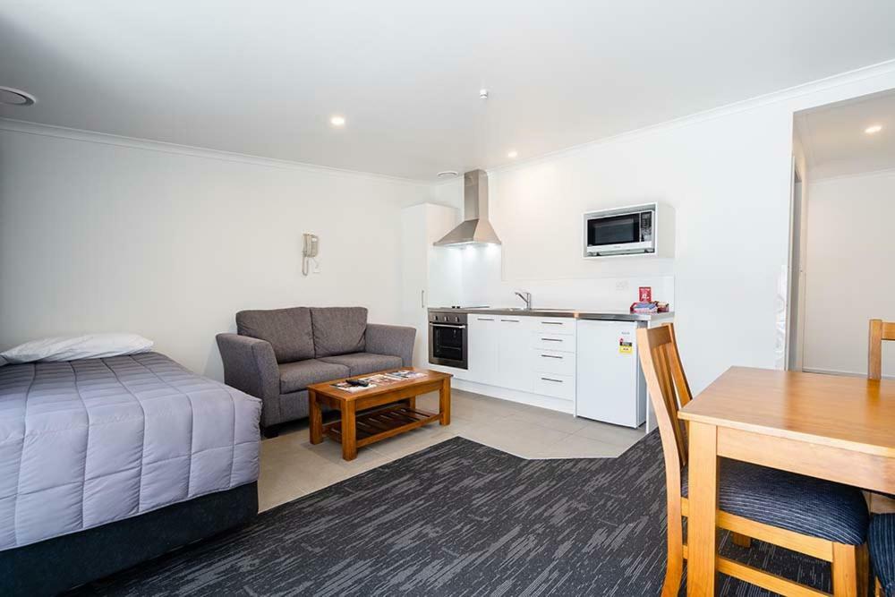 Pukekohe Motel Экстерьер фото